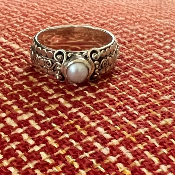 Sterling Silver Pearl Ring - Picture 6 of 11